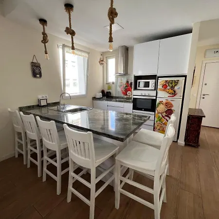 Apartment Genuar 3 Bedroom Close To
