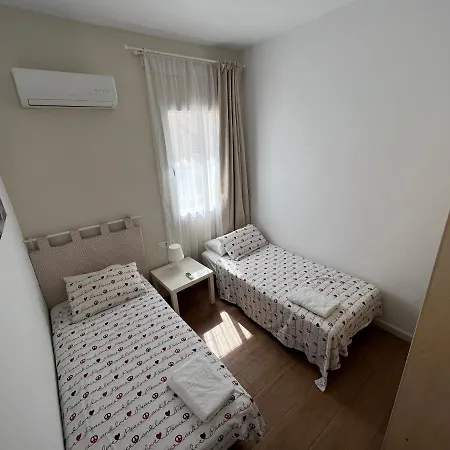 Genuar 3 Bedroom Close To * Málaga