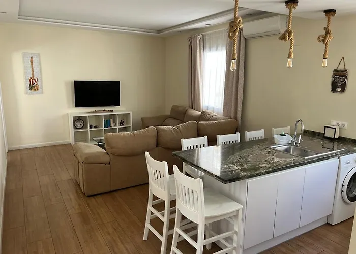 Genuar 3 Bedroom Close To * Málaga